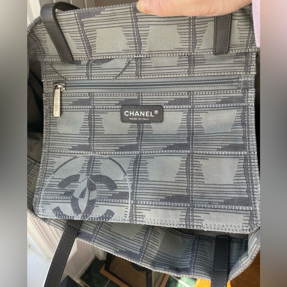 💕Chanel New Travel Line Tote - Picture 9 of 15